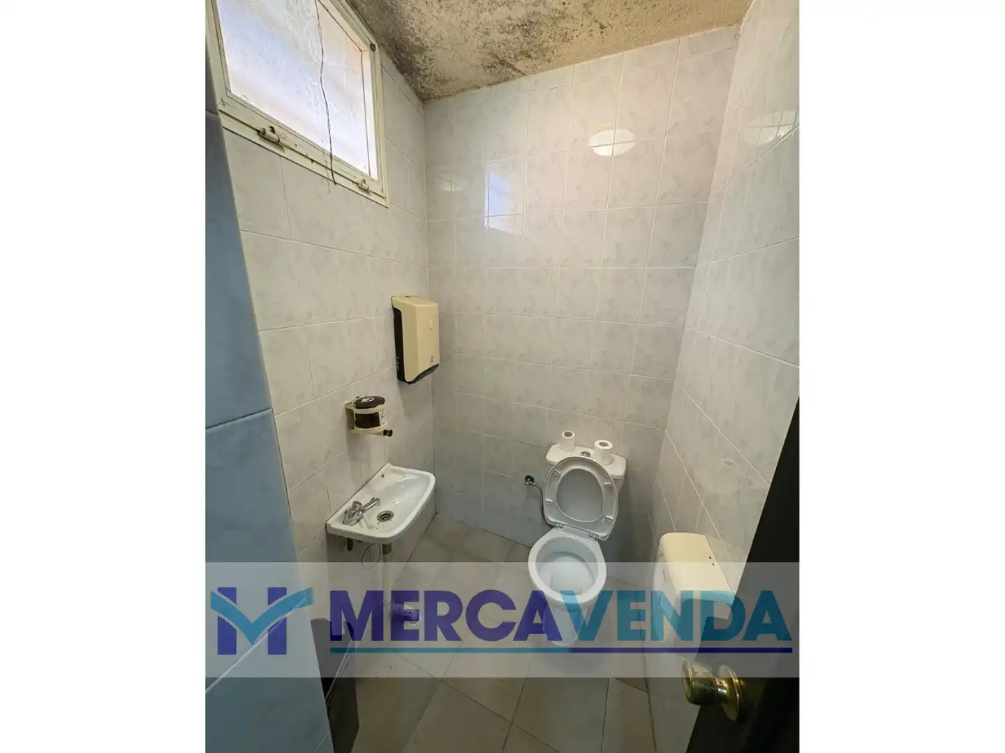 Baño de Local de alquiler en Covelo con Terraza y Amueblado
