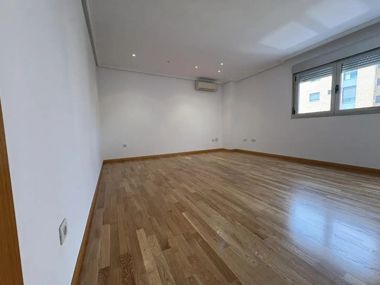Piso en venta en Madrid con Calefacción, Terraza y Trastero
