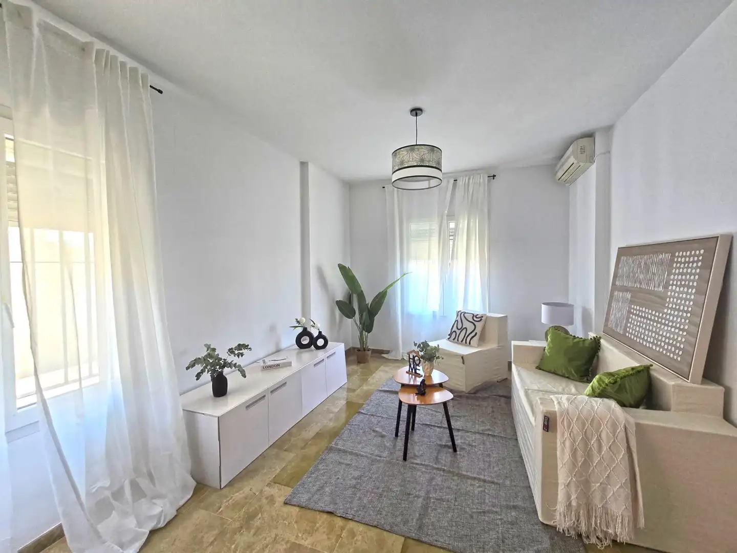 Living room of Detached homes for sale in Alcalá del Río