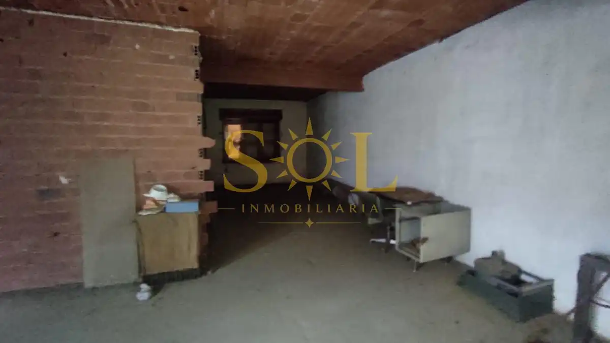 Buildings for sale in Santa María del Páramo