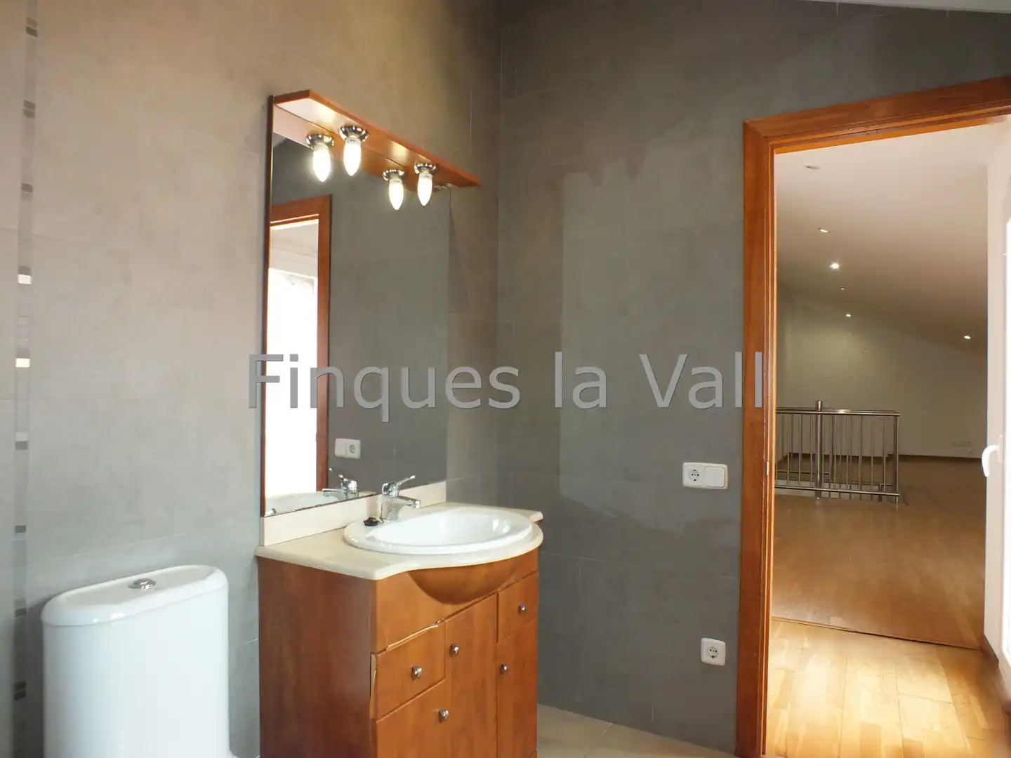 Dúplex en venta en Santa Eugènia de Berga con Calefacción, Parquet y Terraza