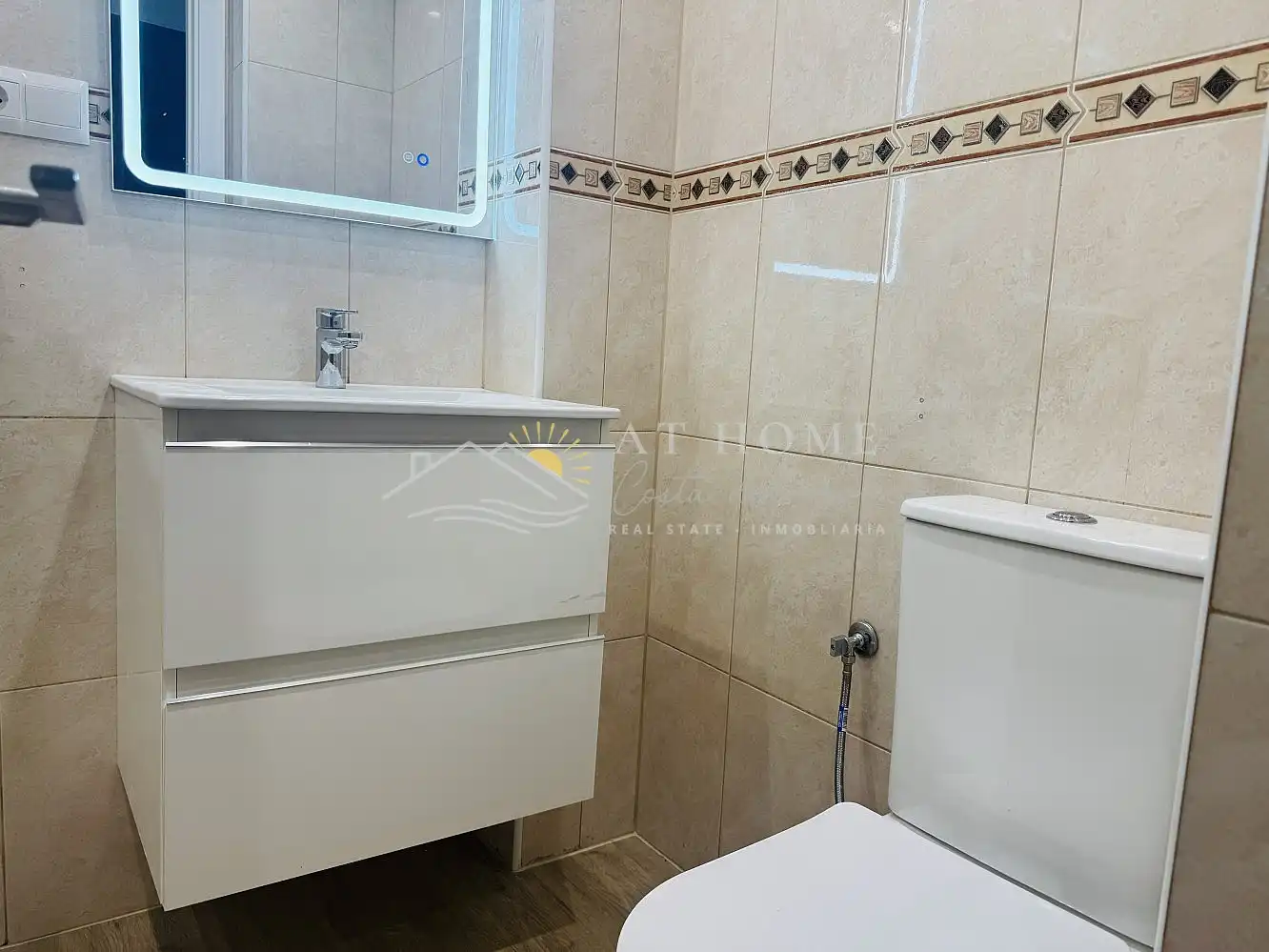 Bany de Apartament en venda en Nerja amb Terrassa, Piscina i Forn