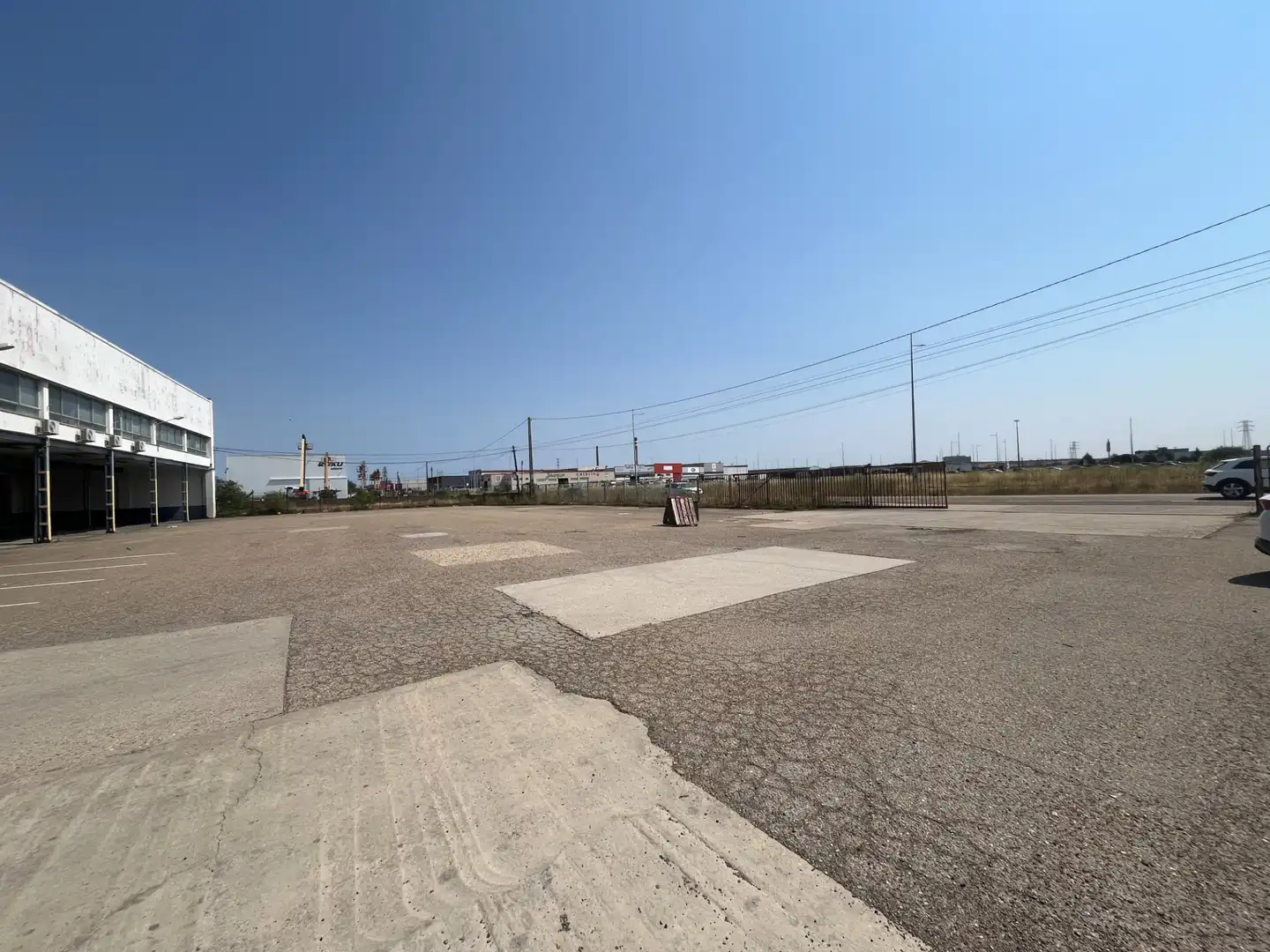 Aparcament de Nau industrial de lloguer en Santovenia de la Valdoncina amb Calefacció i Alarma