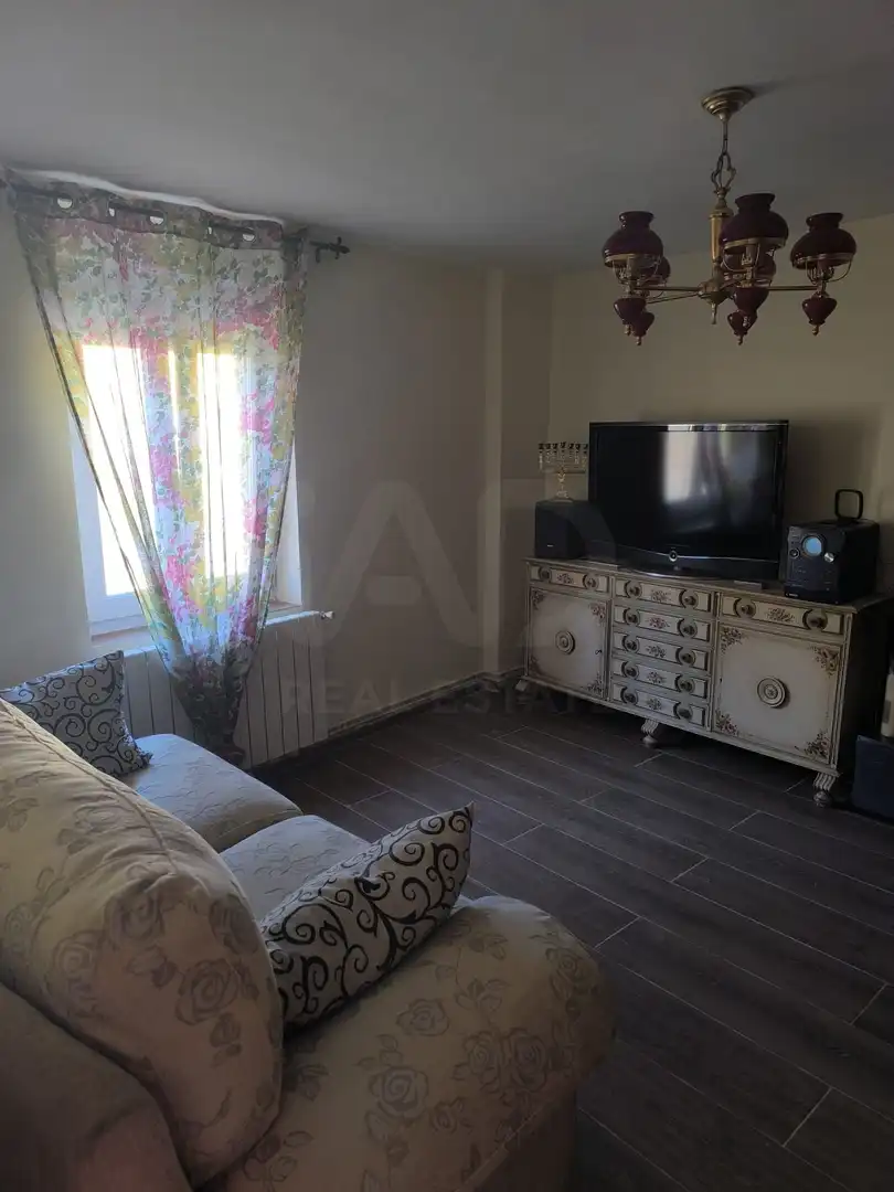 Sala d'estar de Finca rústica en venda en Pajares de los Oteros amb Calefacció