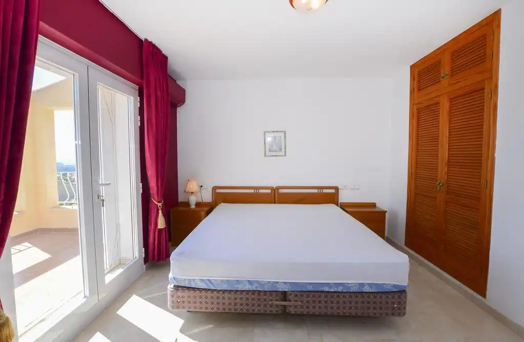 Detached house with pool for sale in Urbanización Ortenbach, imagen 8