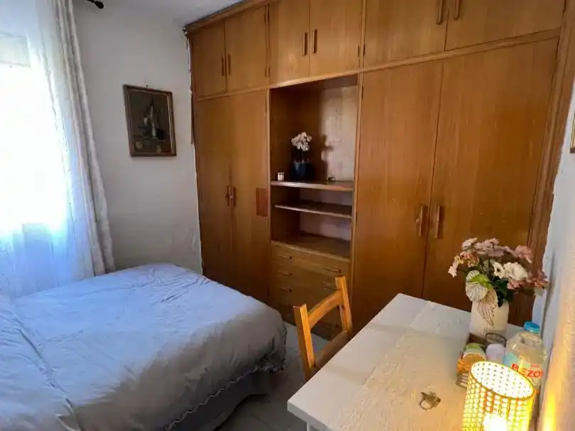 Schlafzimmer von Wohnung zur Miete in  Madrid Capital mit Klimaanlage und Balkon
