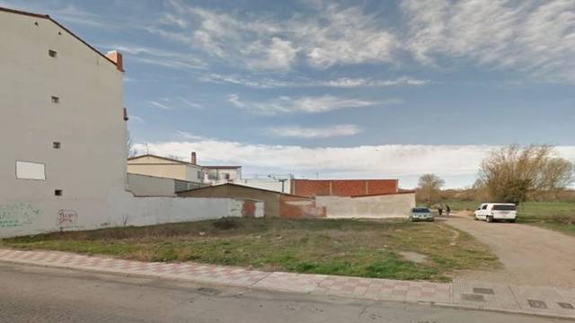 Terreno residencial en Venta en Calle Jorge Manrique en Armunia