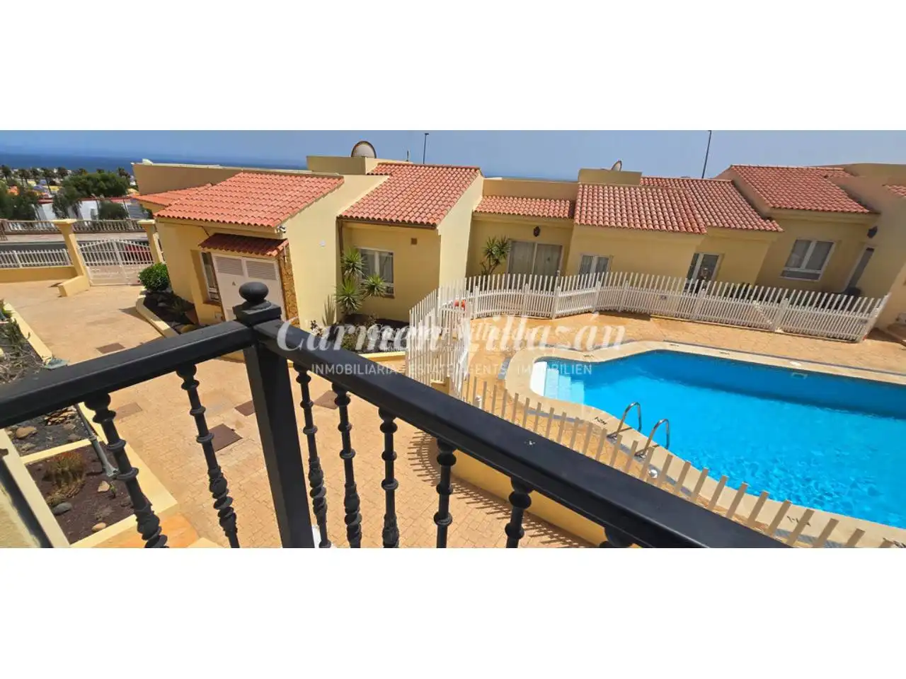 Exterior view of Duplexes for sale in Antigua  with Terrace, Furnished and Balcony
