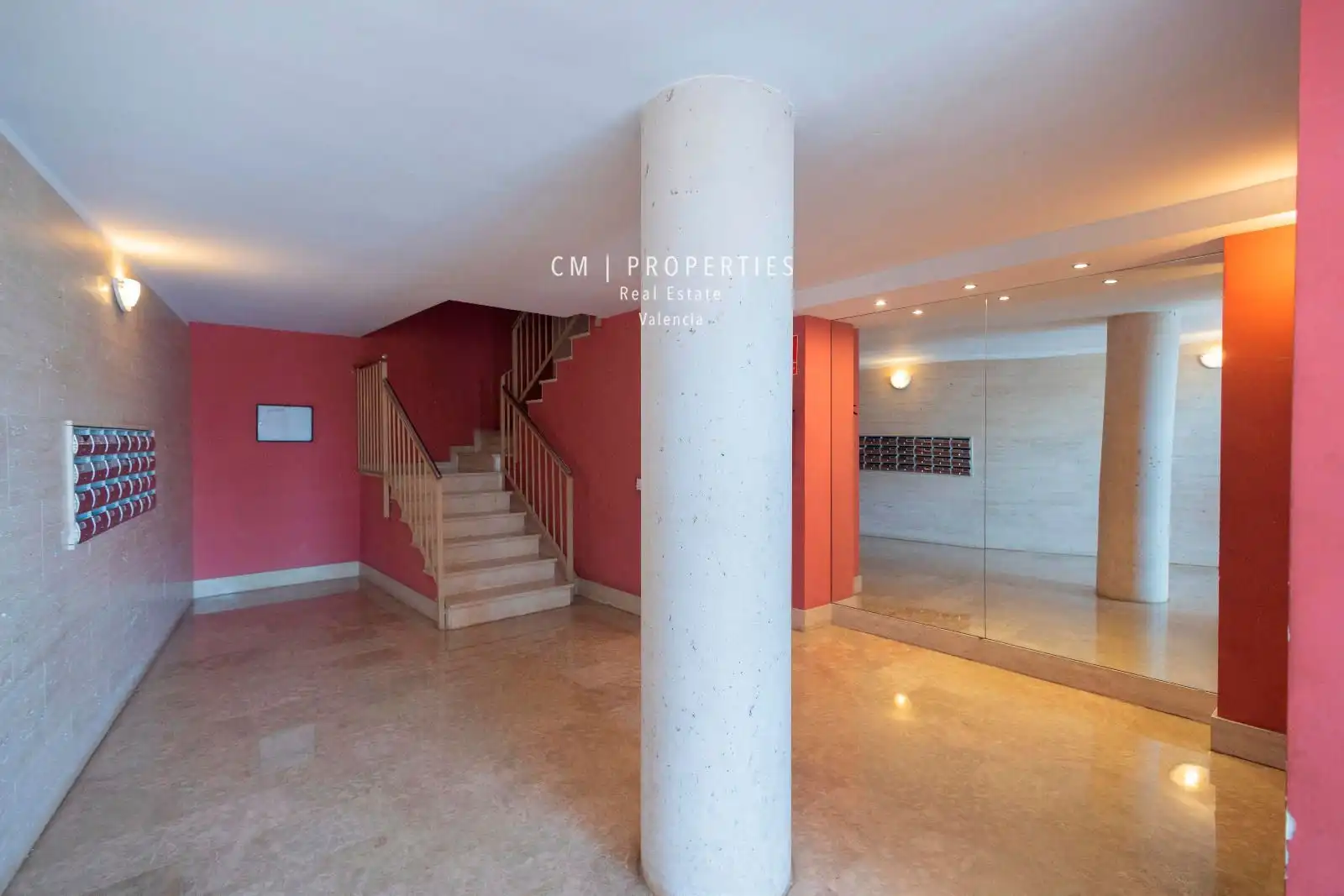 Dúplex en venta en Valencia con Aire acondicionado, Terraza y Trastero