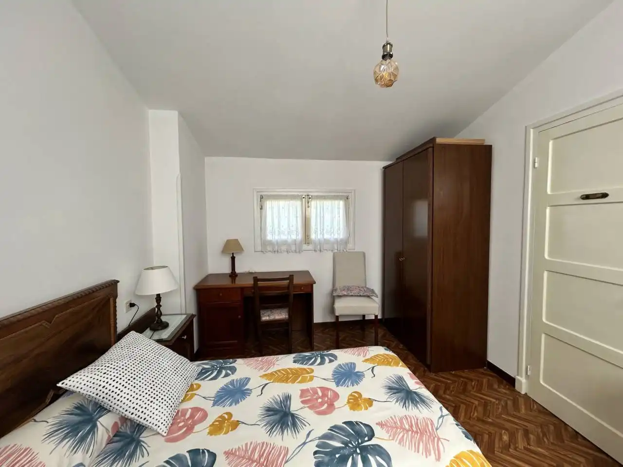Schlafzimmer von Haus oder Chalet zum Verkauf in Llanes mit Heizung, Privatgarten und Terrasse