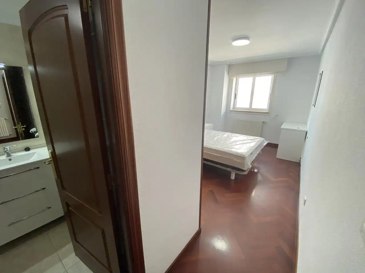 Habitación de Piso de alquiler en A Coruña Capital  con Calefacción y Amueblado