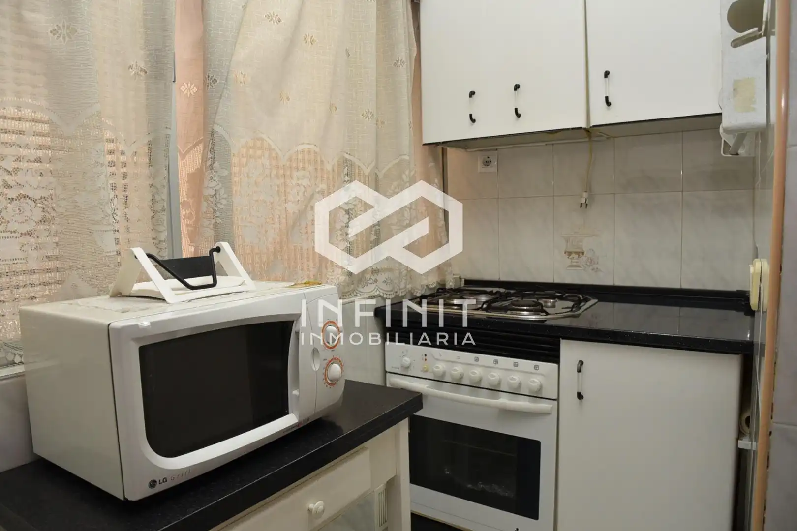 Flat with lift for sale in Reyes Católicos, imagen 16