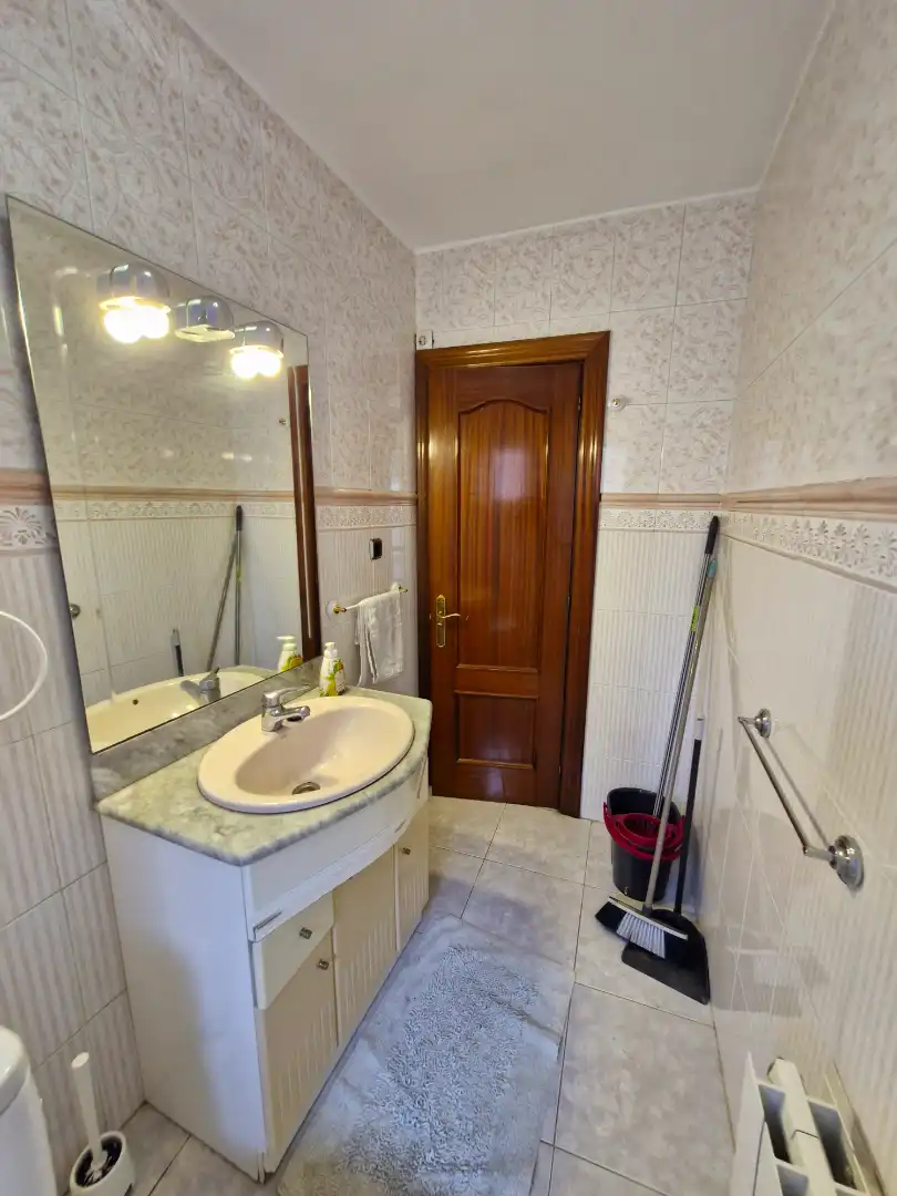 Baño de Piso de alquiler en Leioa con Calefacción, Amueblado y Horno