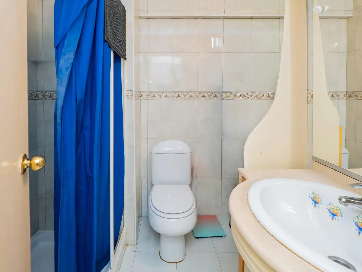 Baño de Estudio en venta en Benalmádena con Terraza y Amueblado