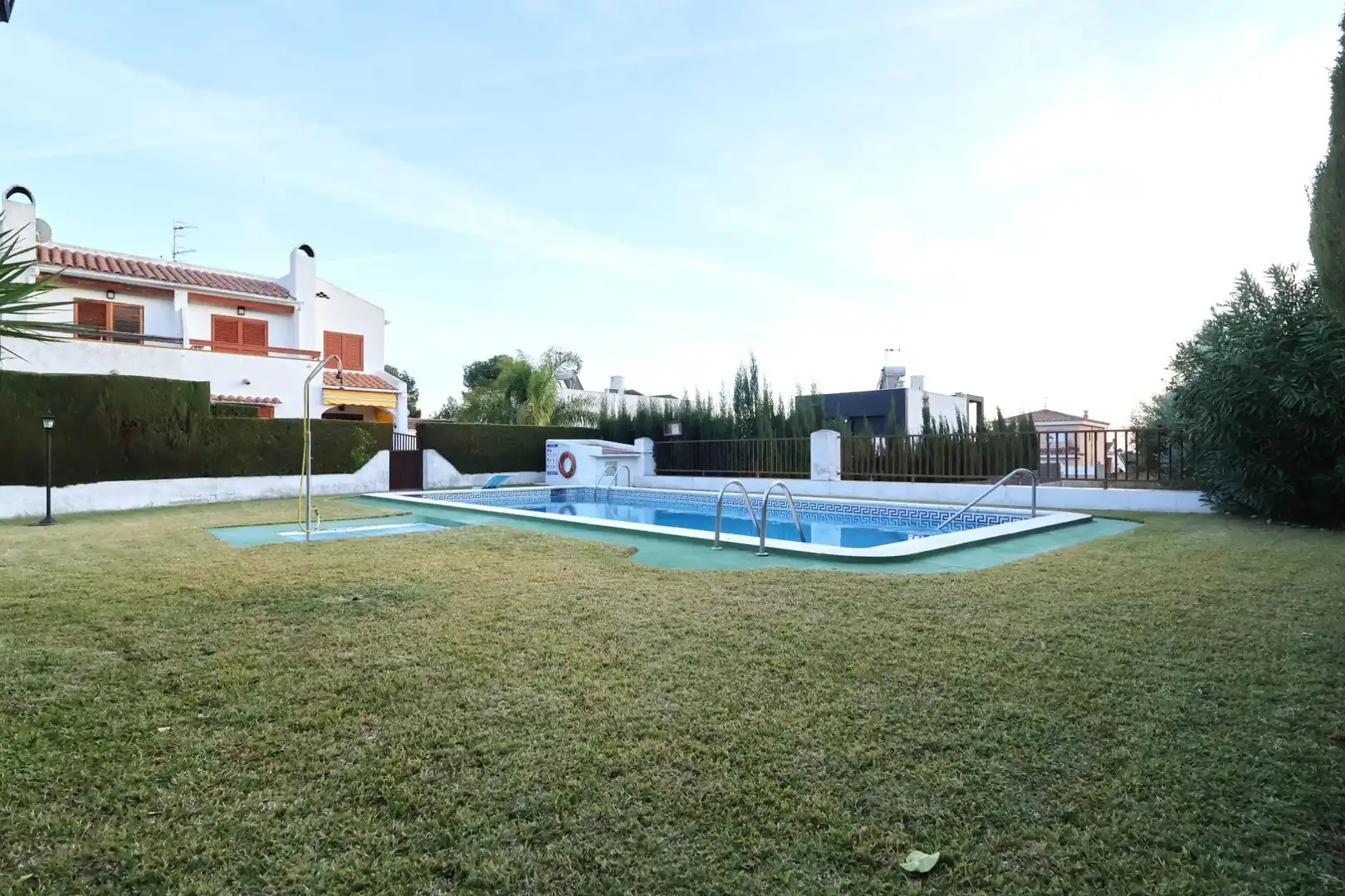 Piscina de Casa o xalet en venda en Cunit amb Jardí privat, Terrassa i Piscina comunitària