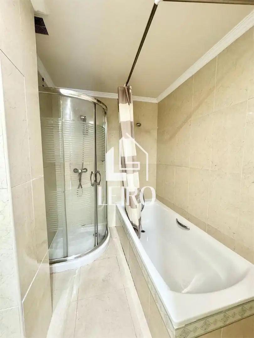 Baño de Piso en venta en Vilagarcía de Arousa con Calefacción, Parquet y Trastero