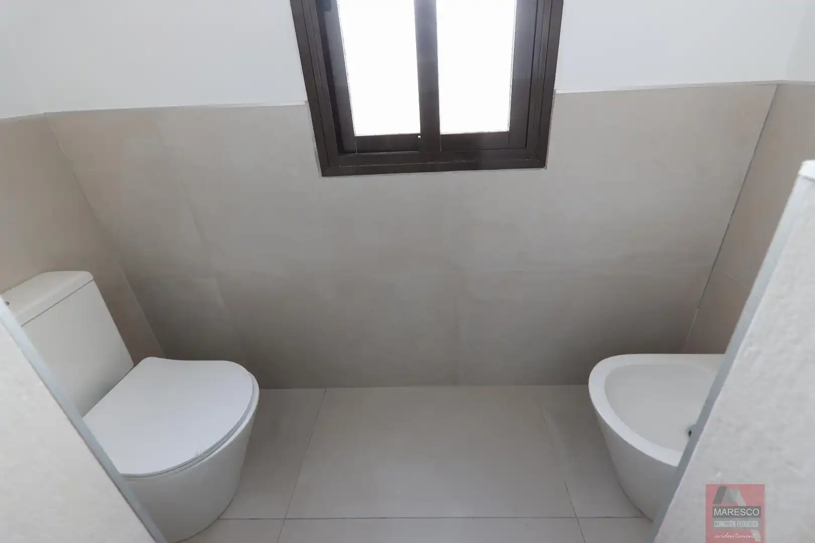 Bany de Àtic en venda en Estepona amb Terrassa, Balcó i Piscina comunitària