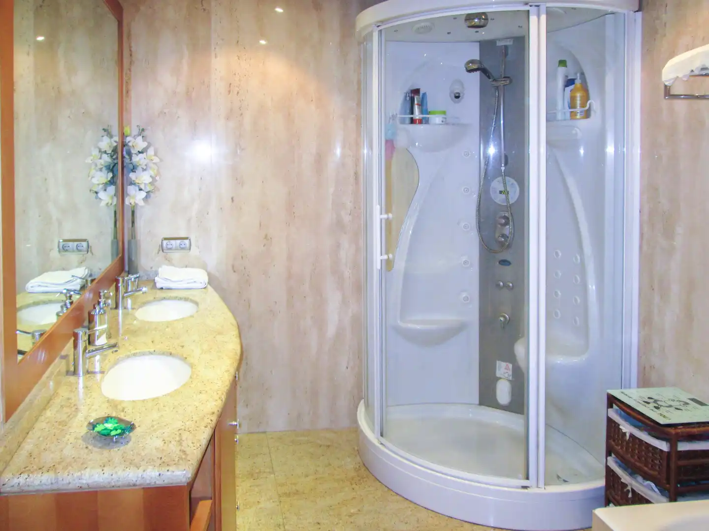 Baño de Piso de alquiler en Madrid con Aire acondicionado, Calefacción y Amueblado