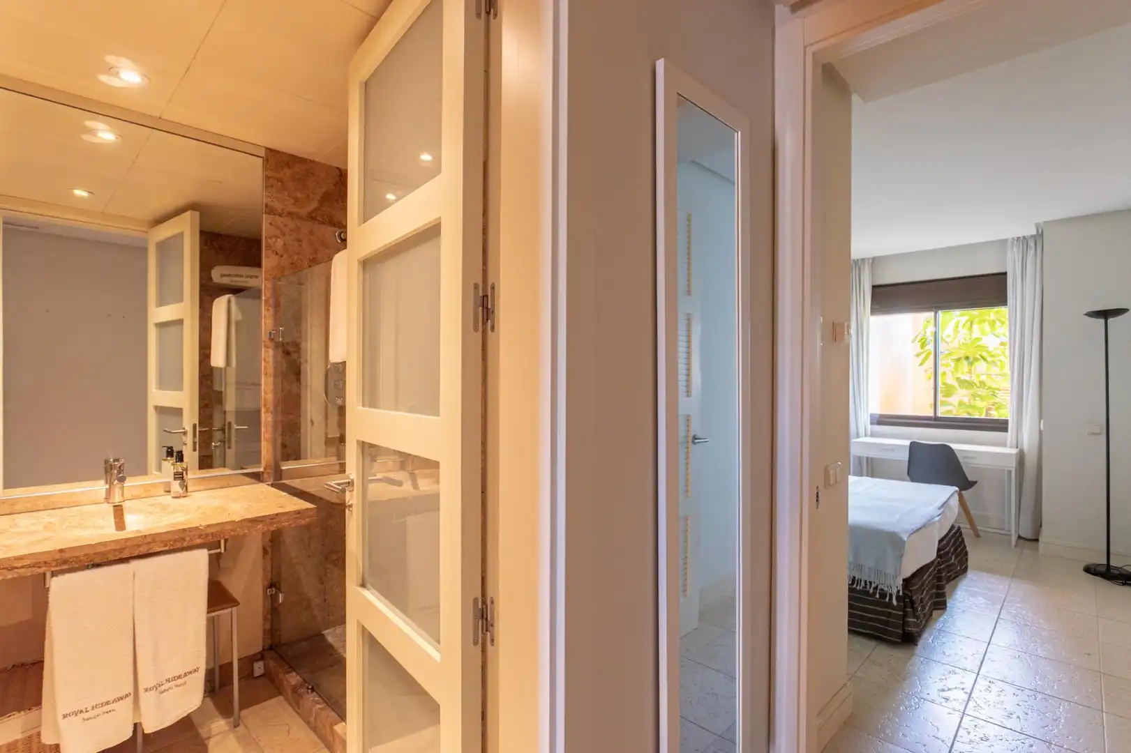 Bany de Apartament en venda en Chiclana de la Frontera amb Jardí privat i Piscina comunitària