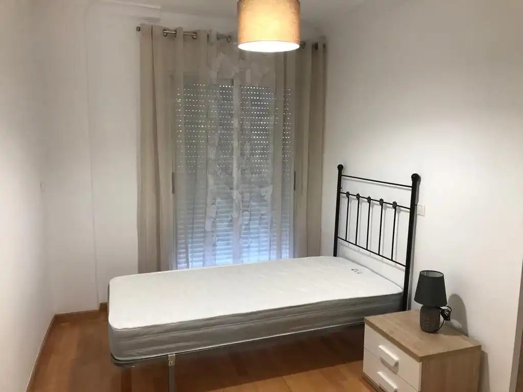 Flat for rent in Carrer de Pere Cabanes, 56, Torrefiel