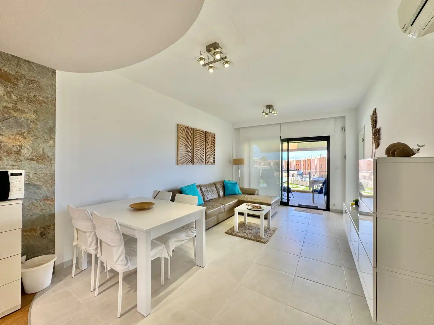 Sala d'estar de Apartament en venda en Orihuela amb Jardí privat, Traster i Piscina