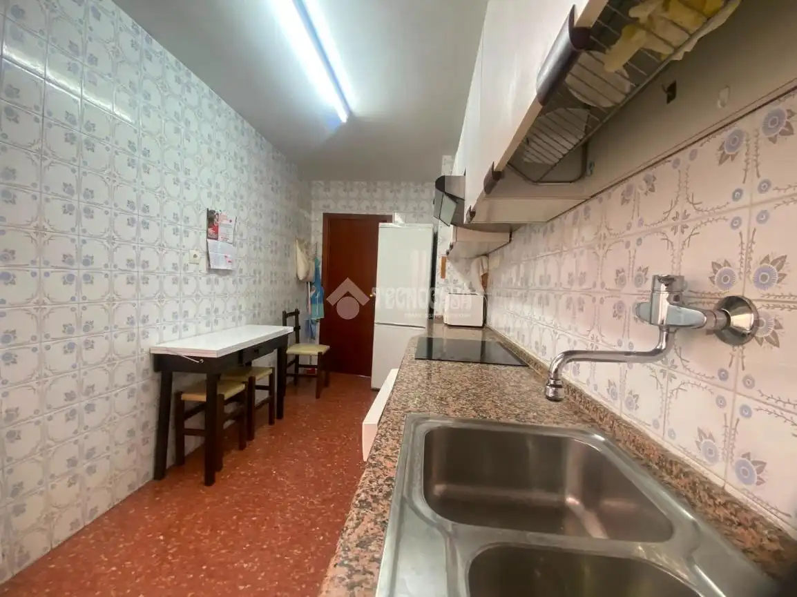 Cocina de Piso en venta en Zaragoza con Calefacción, Terraza y Balcón
