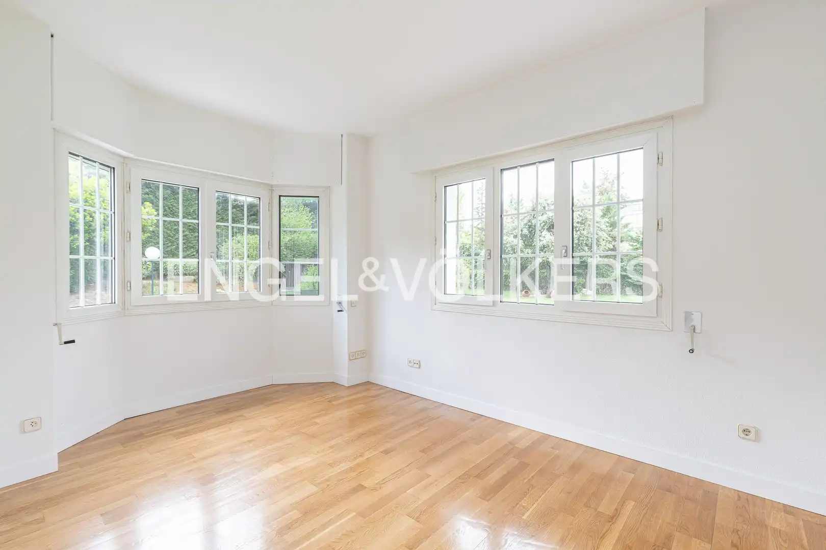 Vista exterior de Casa o chalet en venta en Pozuelo de Alarcón con Aire acondicionado, Calefacción y Jardín privado