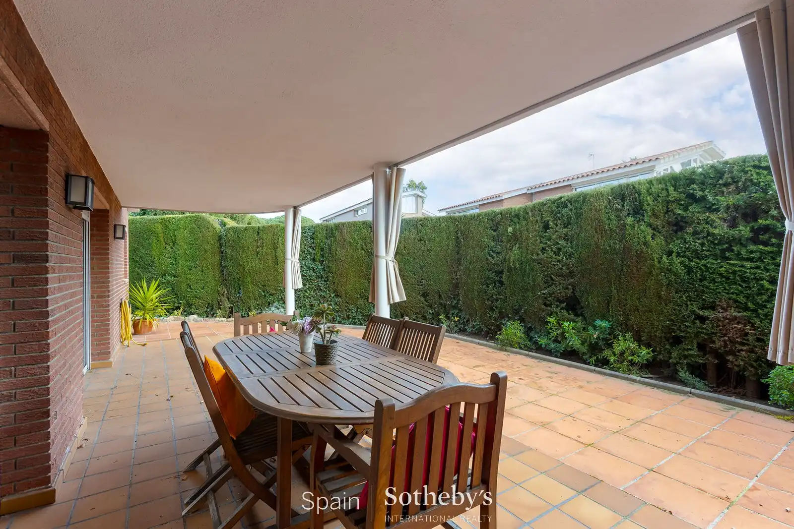 Casa aparellada amb piscina en venda a Carrer dels Oms, imagen 8