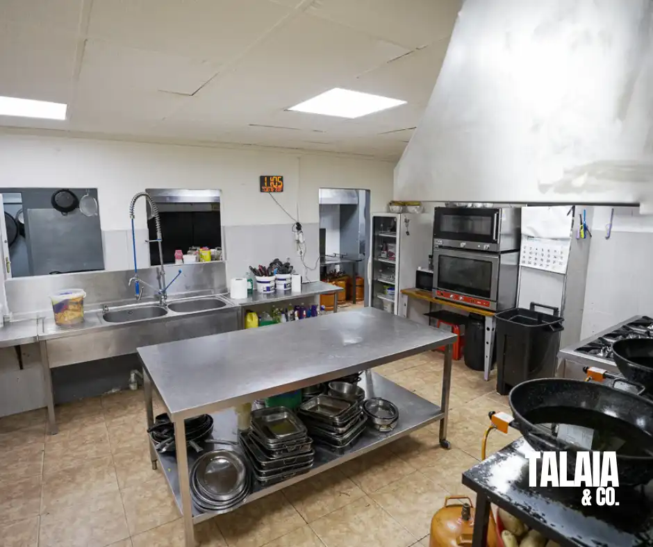 Business premises for sale in Carrer Beniparrell, imagen 12