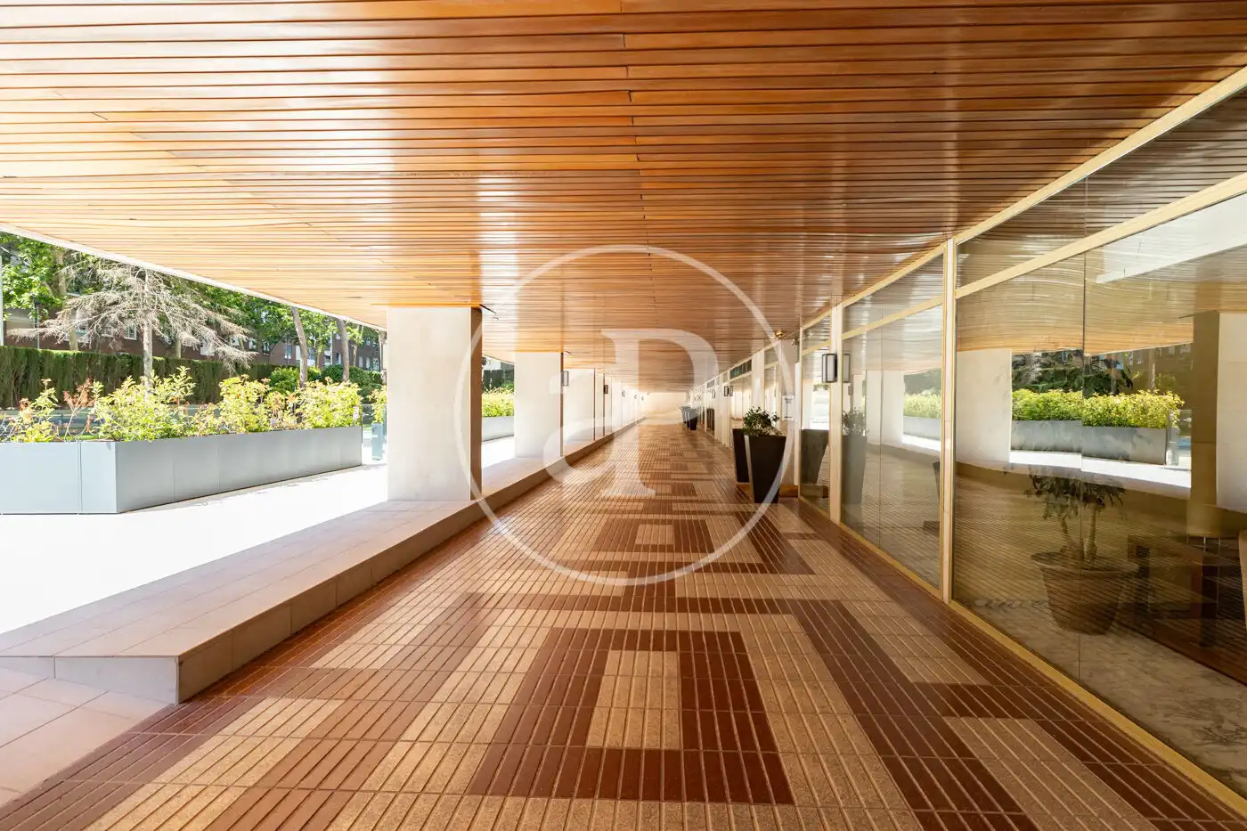 Piso de alquiler en Barcelona con Calefacción, Jardín privado y Balcón