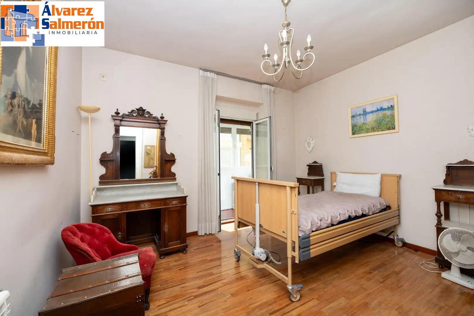 Bedroom of Flat for sale in Granada  with Air Conditioner, Heating and Parquet flooring