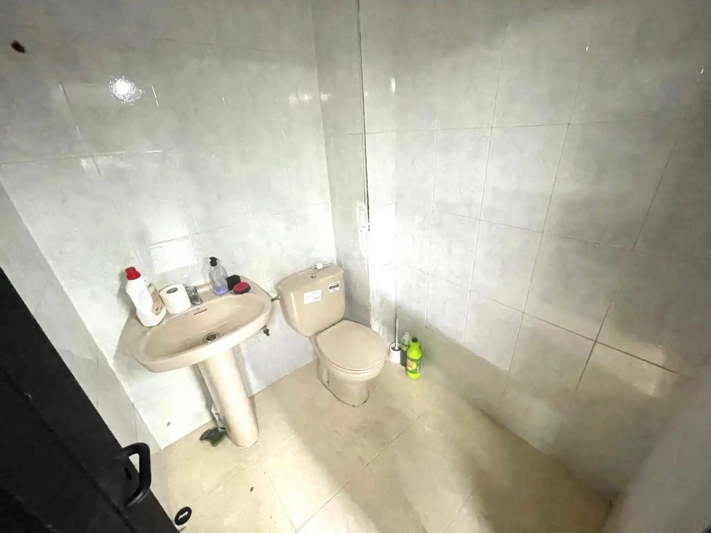 Badezimmer von Geschaftsraum zum Verkauf in Madrid