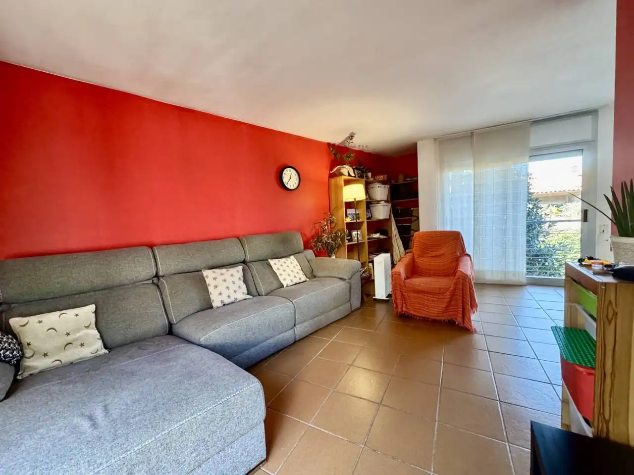 Sala de estar de Casa o chalet en venta en La Roca del Vallès con Aire acondicionado, Calefacción y Jardín privado