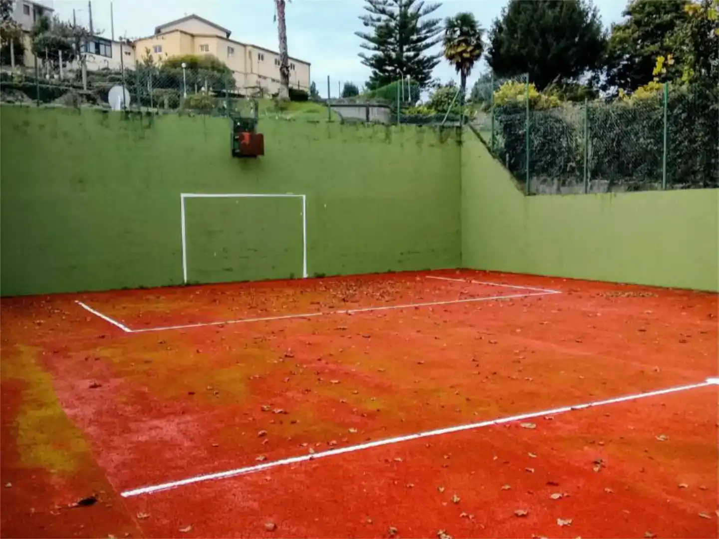 Jardí de Casa o xalet en venda en Pontevedra Capital  amb Jardí privat, Traster i Piscina
