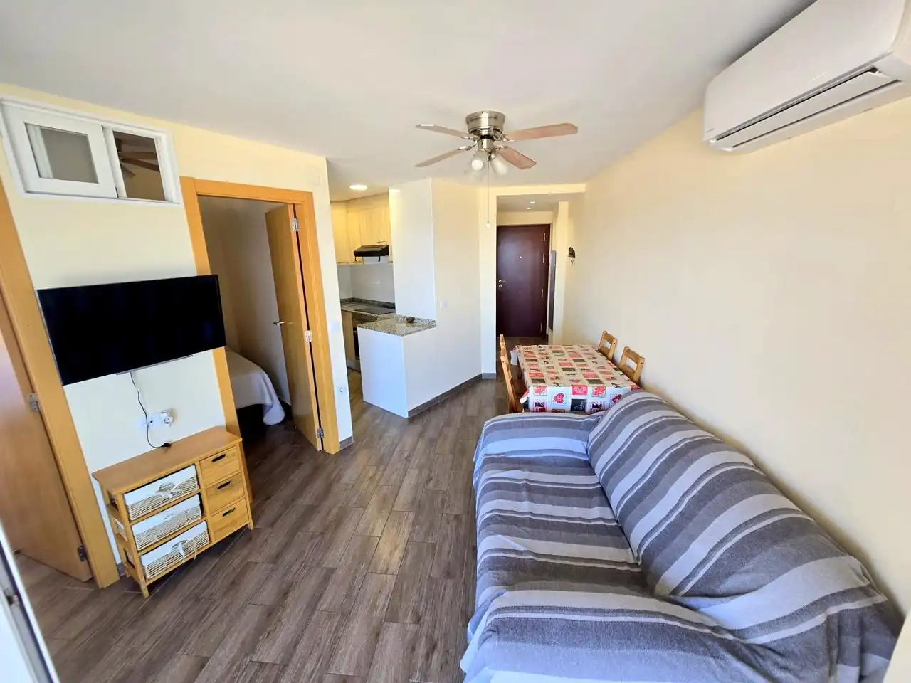 Sala d'estar de Apartament en venda en Gandia amb Aire condicionat, Terrassa i Moblat