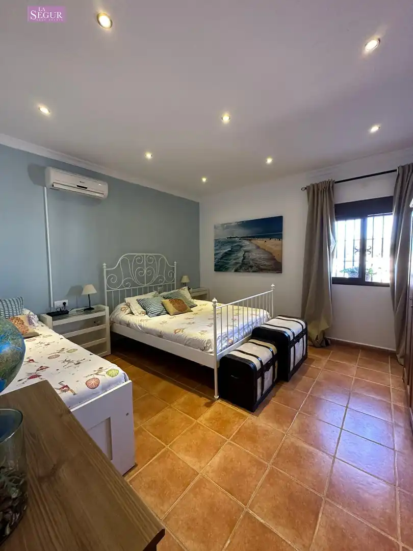 Habitación de Casa o chalet en venta en Conil de la Frontera con Aire acondicionado, Jardín privado y Terraza