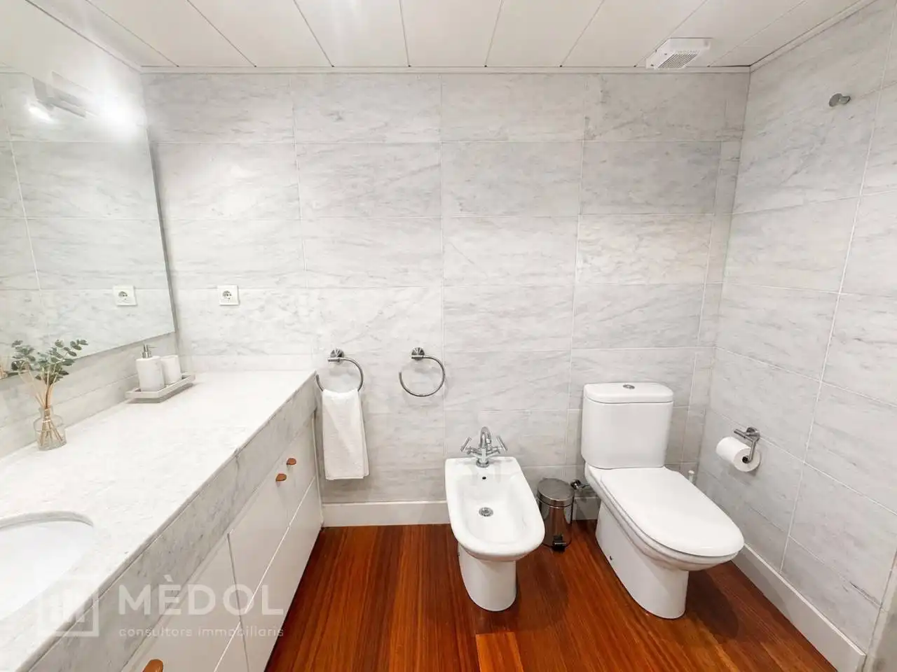 Baño de Piso de alquiler en Tarragona con Aire acondicionado, Calefacción y Parquet
