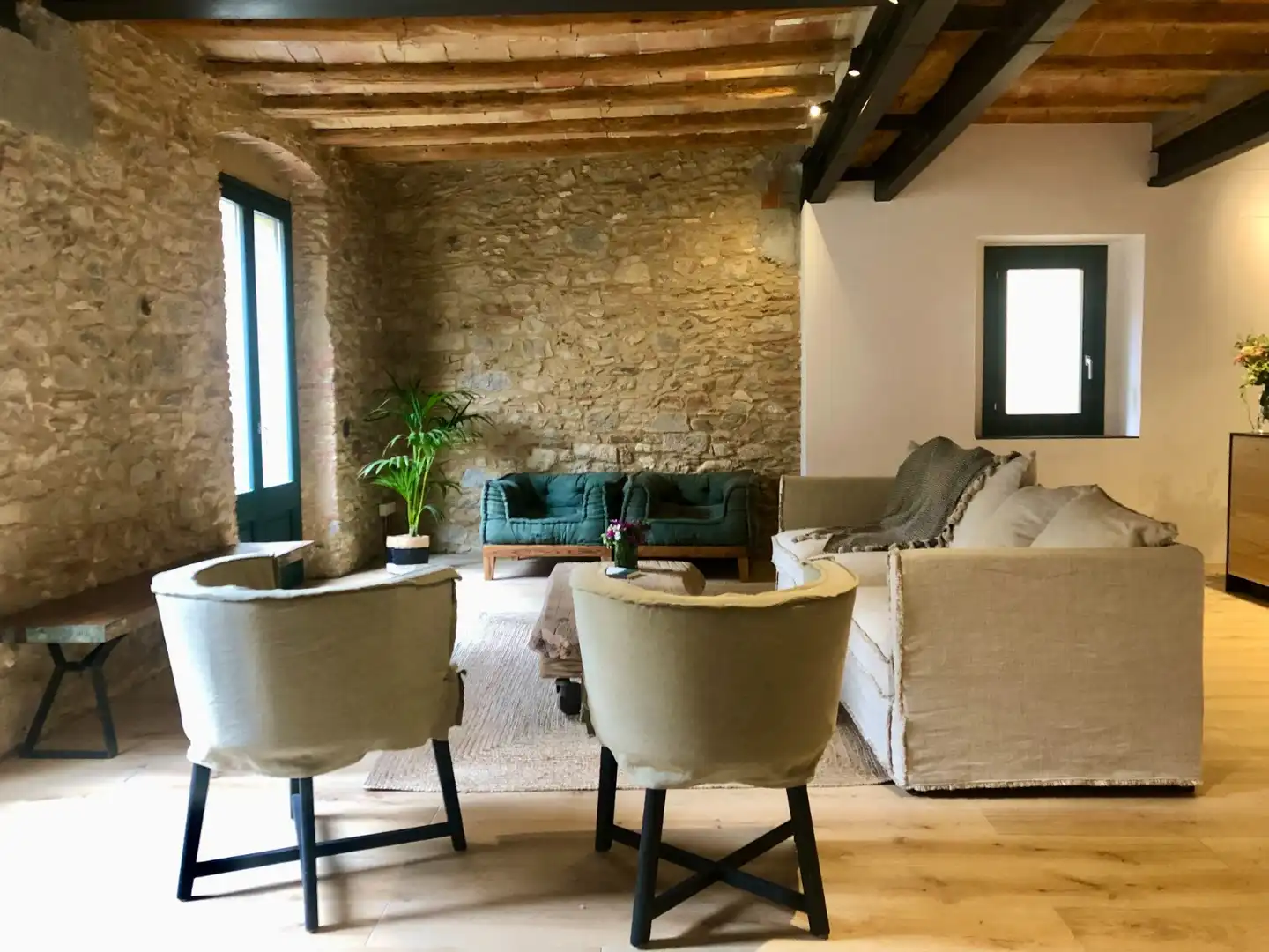 Sala d'estar de Pis de lloguer en Girona amb Aire condicionat, Calefacció i Traster