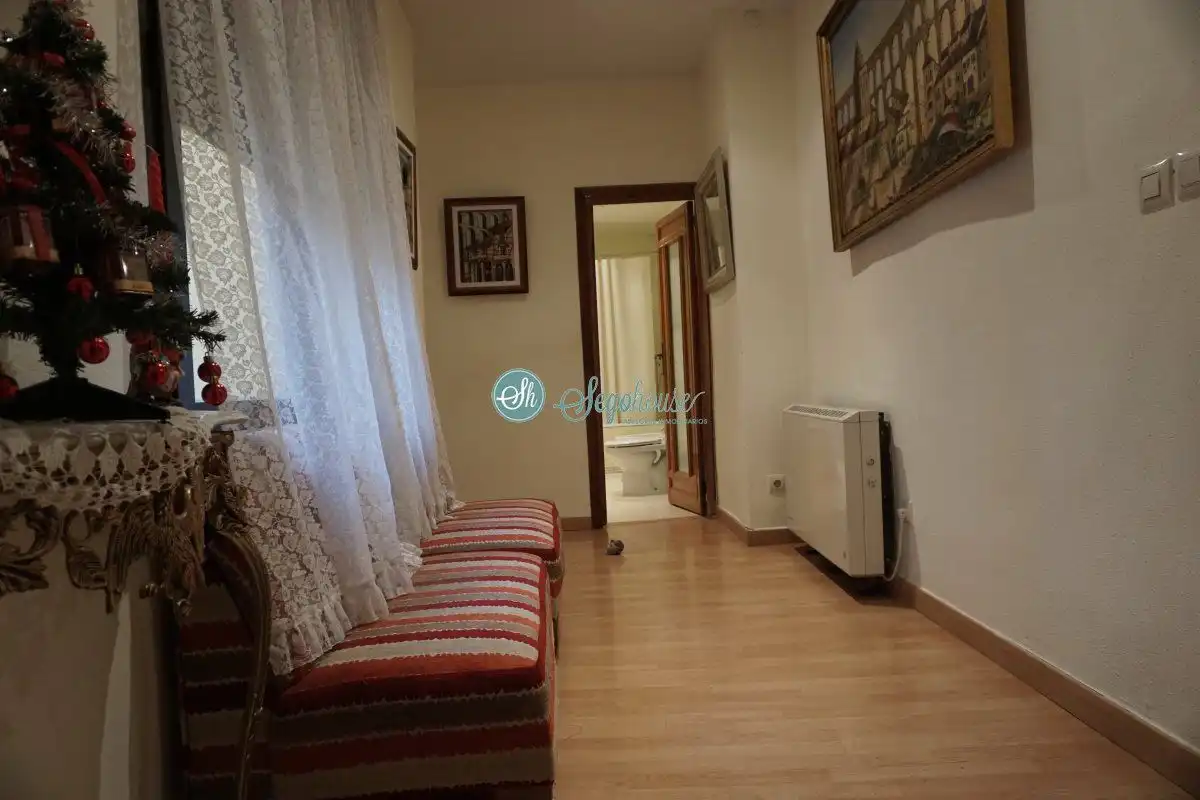 Piso en venta en Segovia con Calefacción, Parquet y Terraza