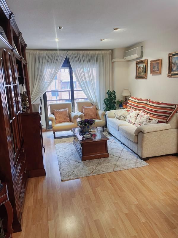Living room of Flat for sale in Getafe  with Air Conditioner, Heating and Terrace