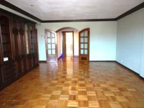 Living room of Flat to rent in Gijón   with Heating and Parquet flooring