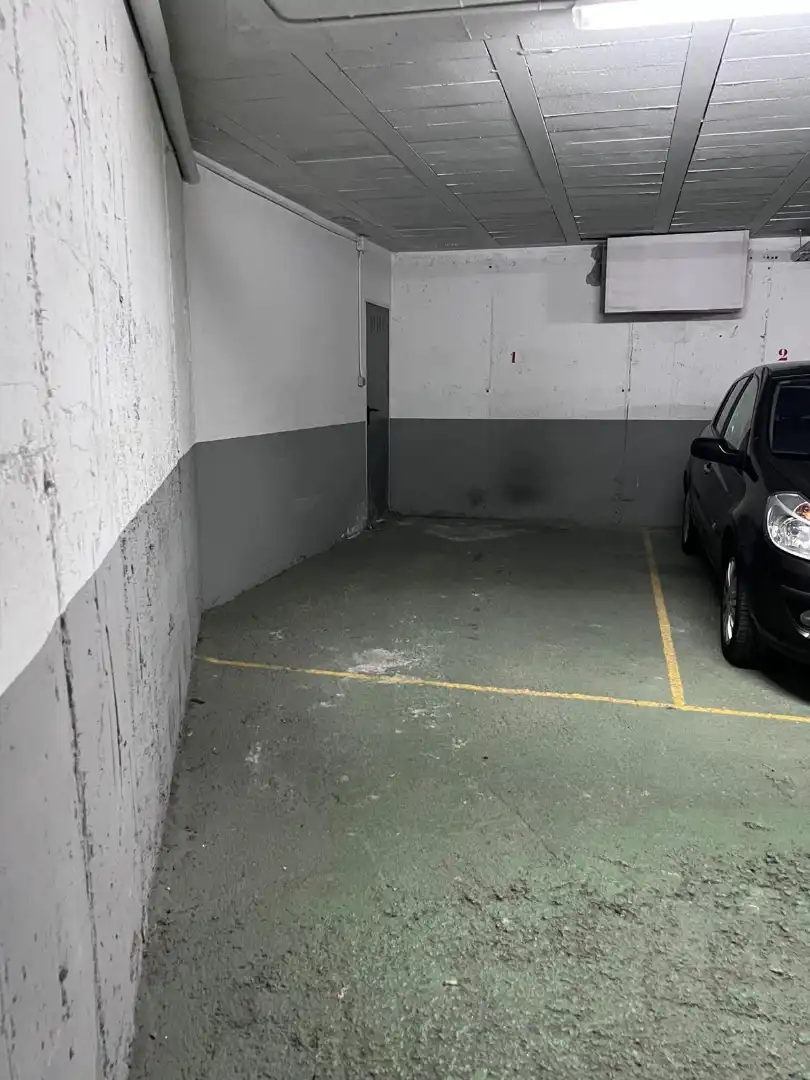 Aparcament de Pis de lloguer en Cangas  amb Parquet, Moblat i Forn