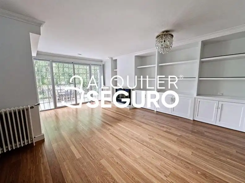 Living room of Houses for rent in Madrid  with Heating, Terrace and Storage room