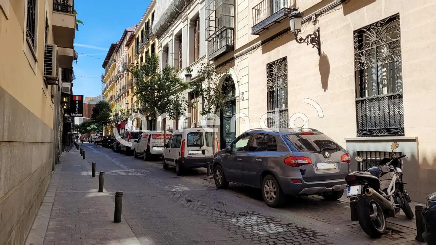 Piso de alquiler en Del Amor De Dios, Cortes - Huertas