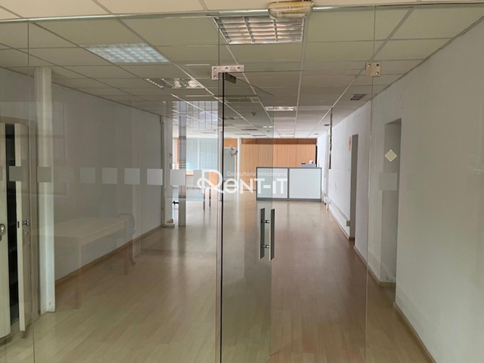 Nau industrial de lloguer en Cornellà de Llobregat amb Alarma