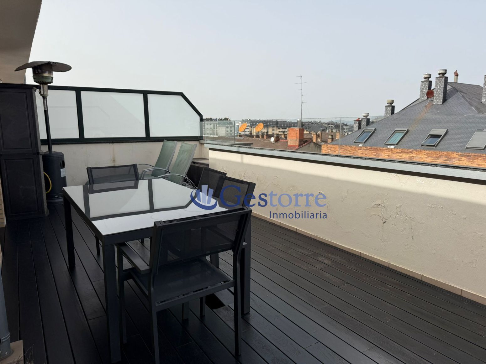 Terraza de Ático de alquiler en Oviedo  con Calefacción, Terraza y Amueblado