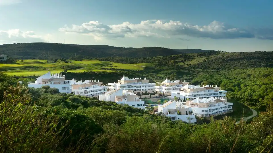 Vista exterior de Apartament de lloguer en La Alcaidesa amb Aire condicionat, Calefacció i Jardí privat