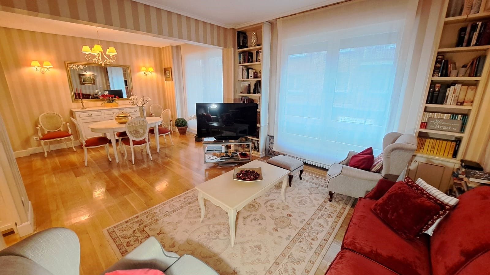 Sala d'estar de Pis en venda en Bilbao  amb Calefacció