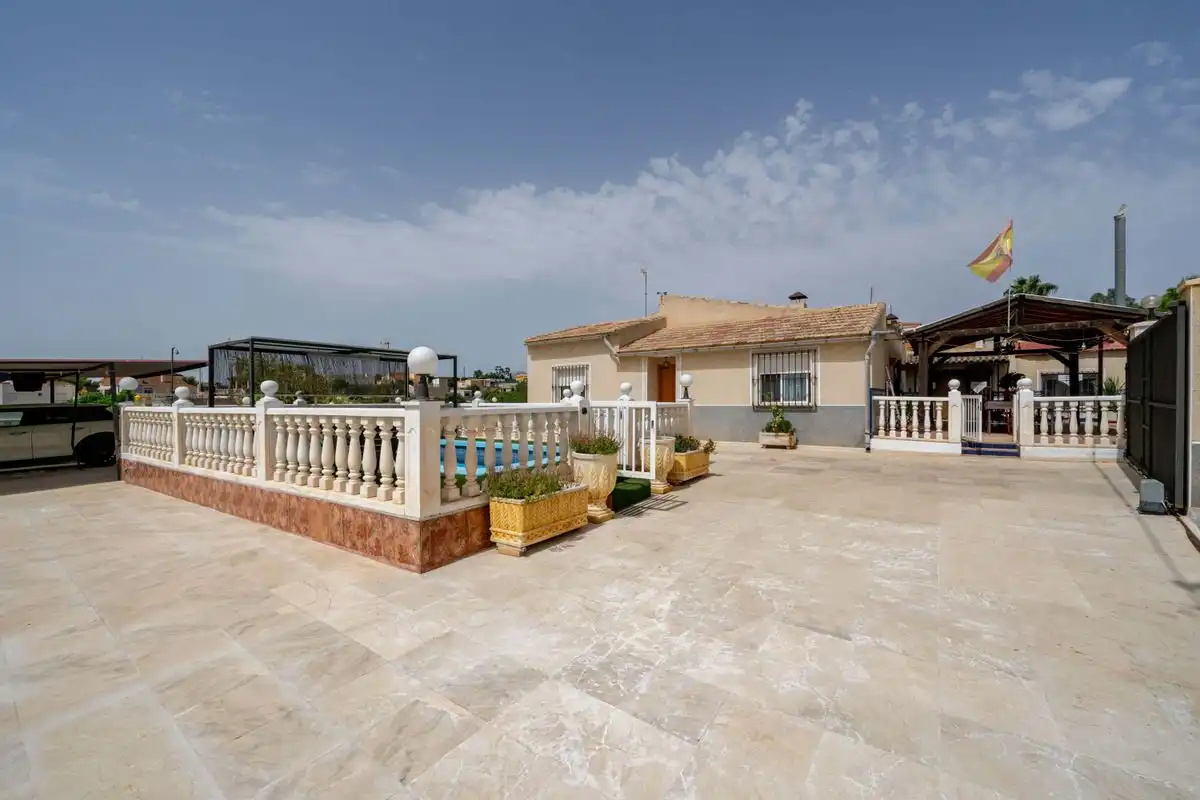 Exterior view of Houses for sale in Albatera  with Air Conditioner, Heating and Private garden