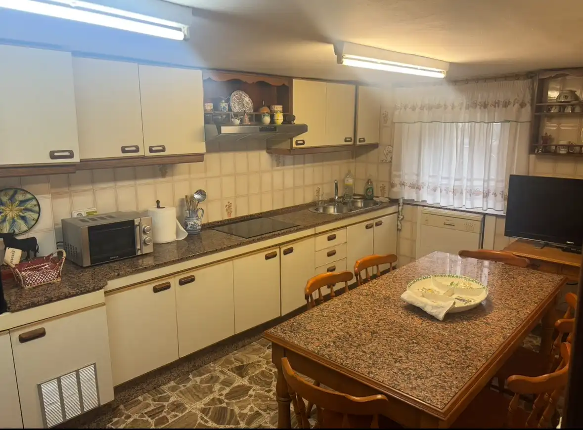 Kitchen of Houses for sale in Santiago de Compostela   with Heating, Private garden and Terrace